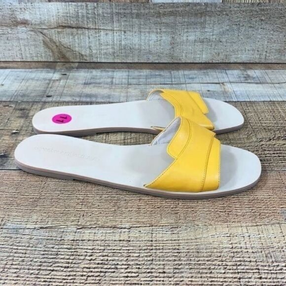 Cupcakes and‎ Cashmere Farella Slide Sandal Womens 11 M Yellow Leather Flats - Picture 1 of 8